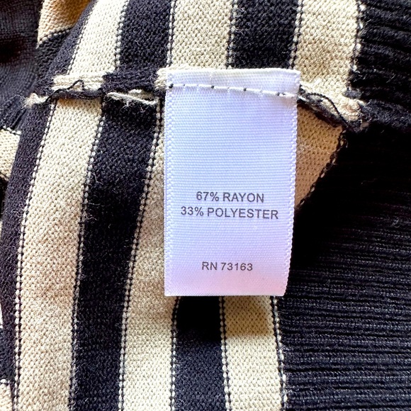 CABLE & GAUGE BLACK AND TAN STRIPED CARDIGAN. SIZE MEDIUM. - Picture 6 of 6